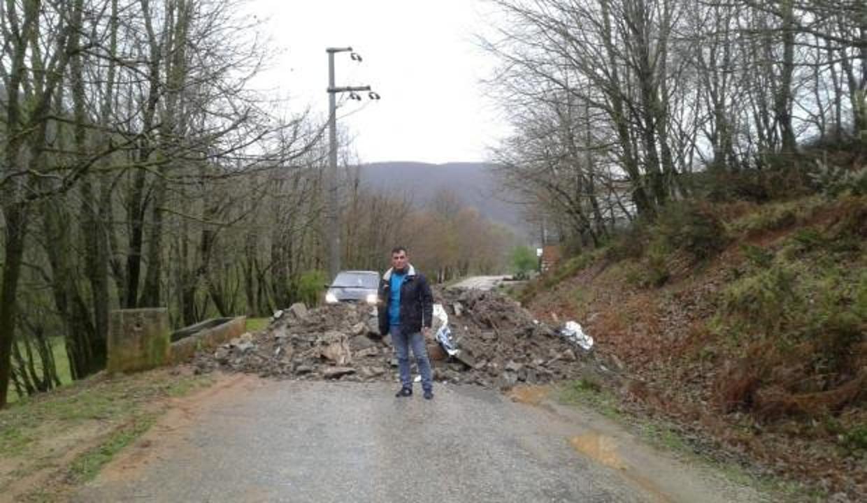 Yasak başlayınca yolu toprak dökerek kapattılar