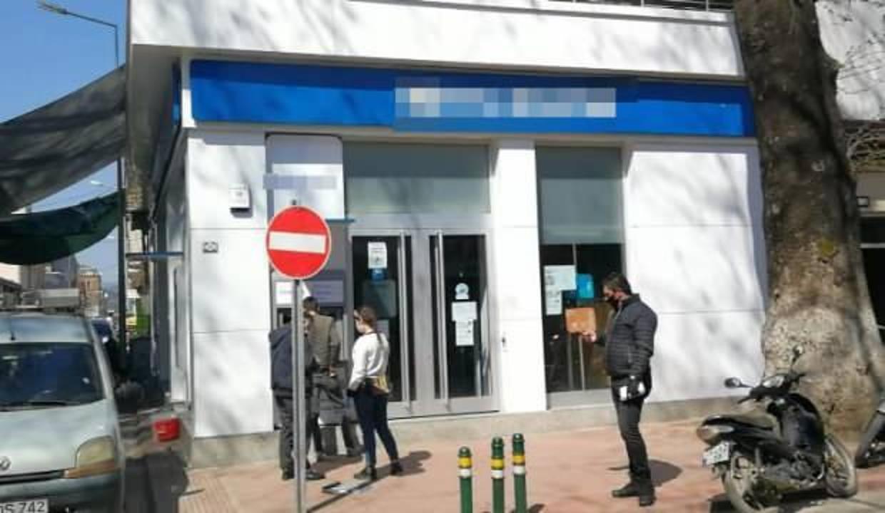 Müdürün testi pozitif çıktı, banka kapandı
