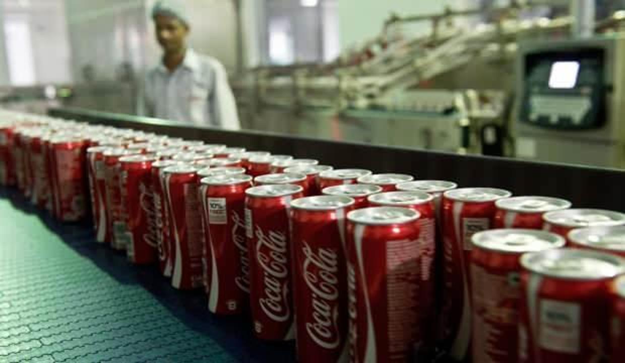 Kriz ülkeyi vurdu, Coca Cola fabrikasını kapatıyor