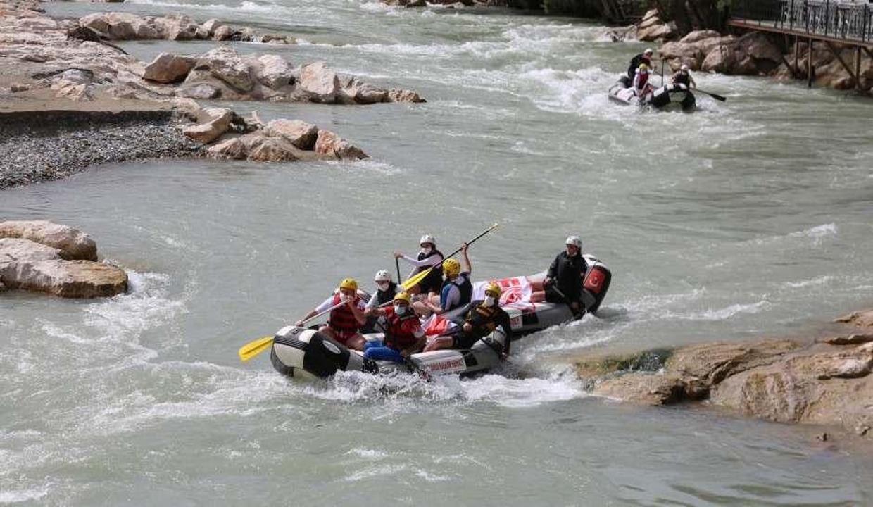 Rafting sezonu Tunceli'de açıldı