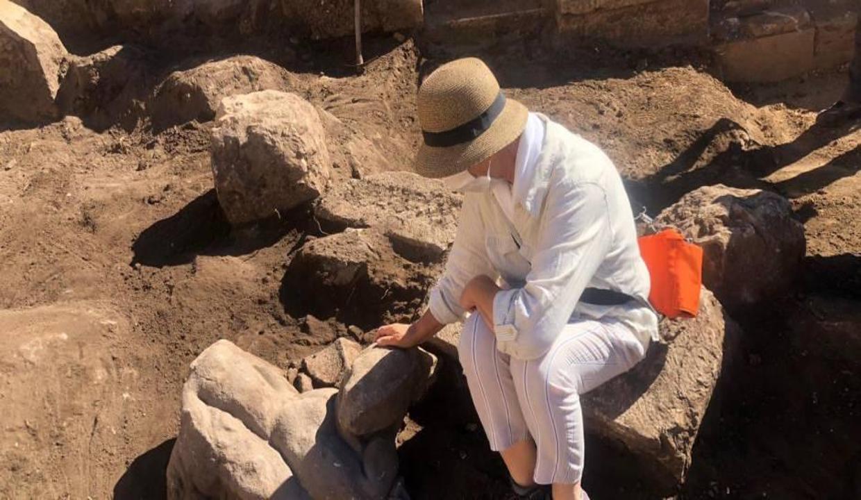Patara'da iki heykel daha bulundu