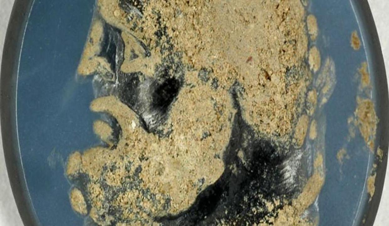 Patara’da 1,3 santim çapında antik yüzük taşı bulundu