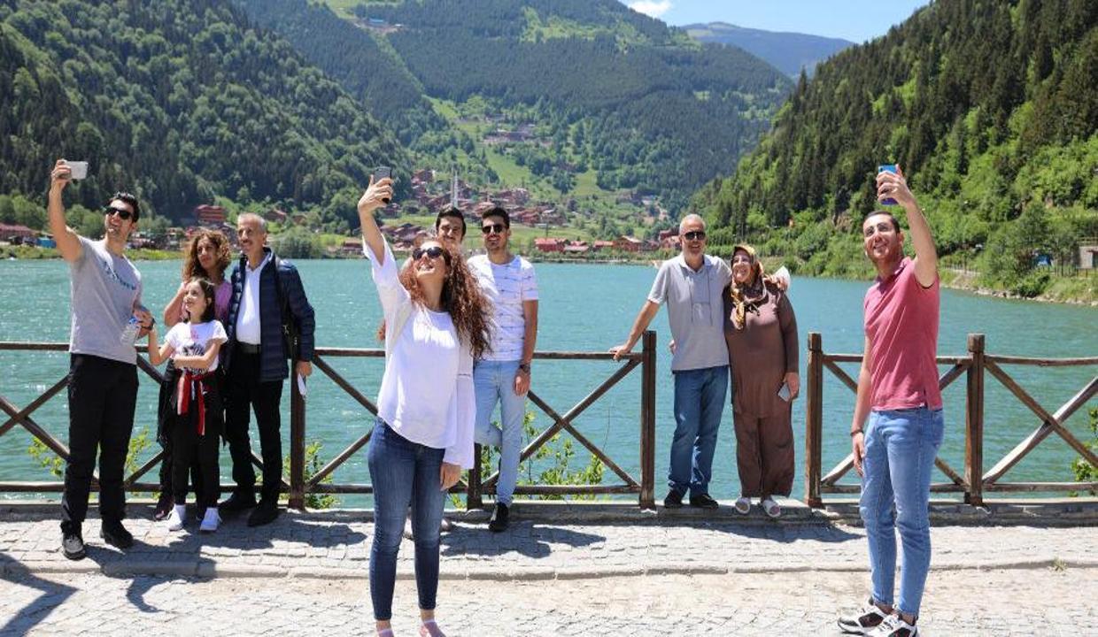 Sezonun sakin başladığı Uzungöl’de ziyaretçi yoğunluğu