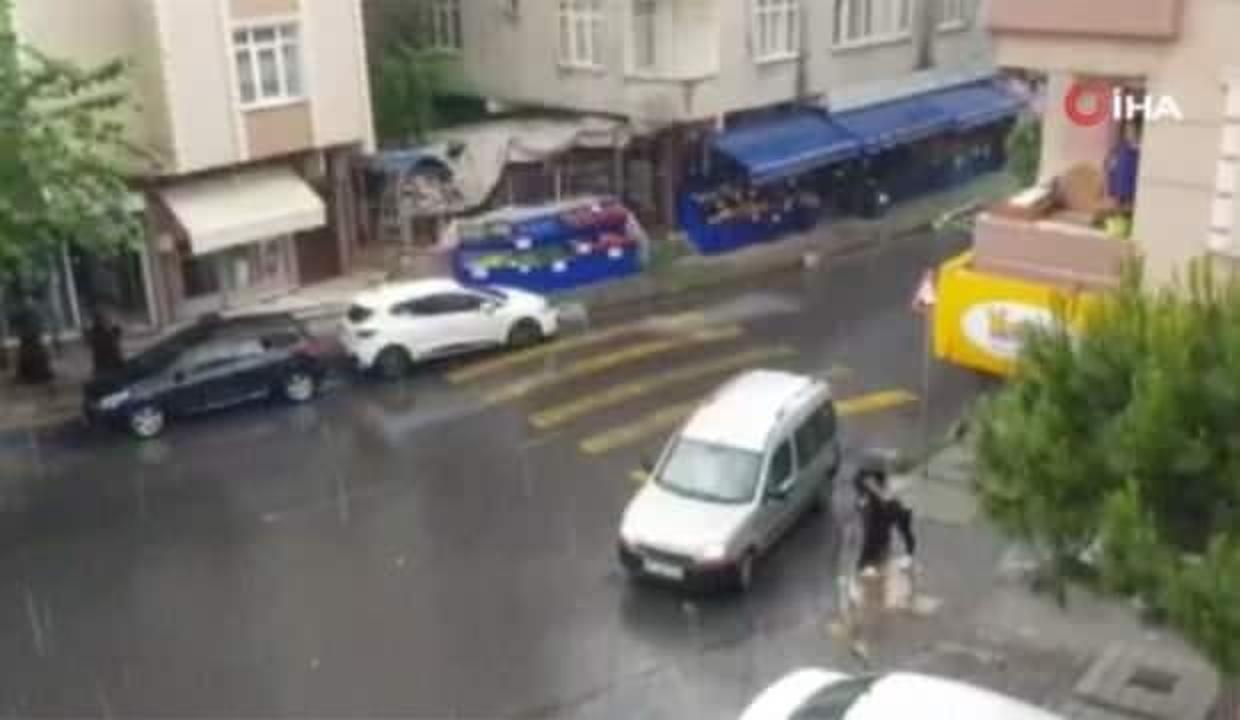 İstanbul'da sağanak yağış etkili oluyor