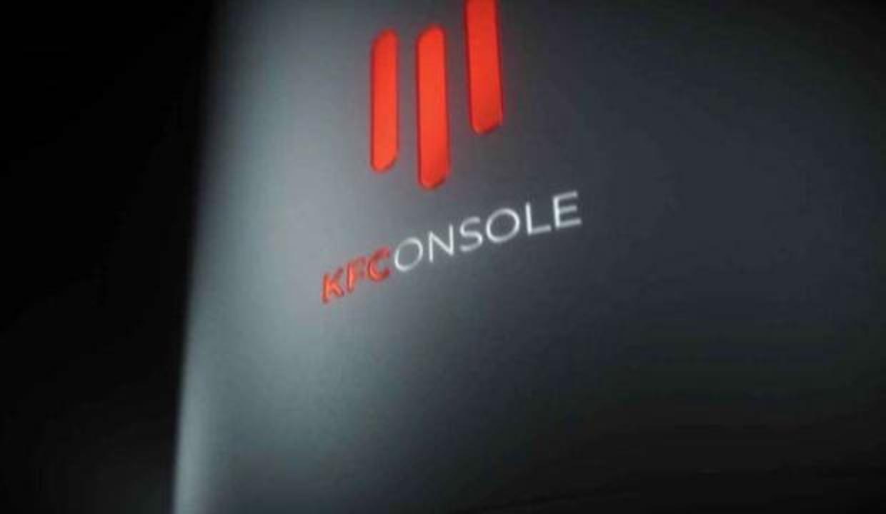 Sony ve Microsoft ile dalga geçti