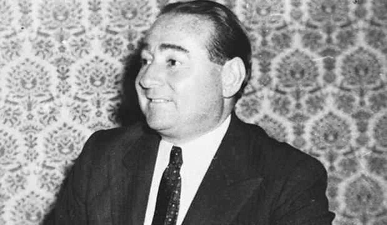 Adnan Menderes'in adı binlerce nüfus cüzdanında
