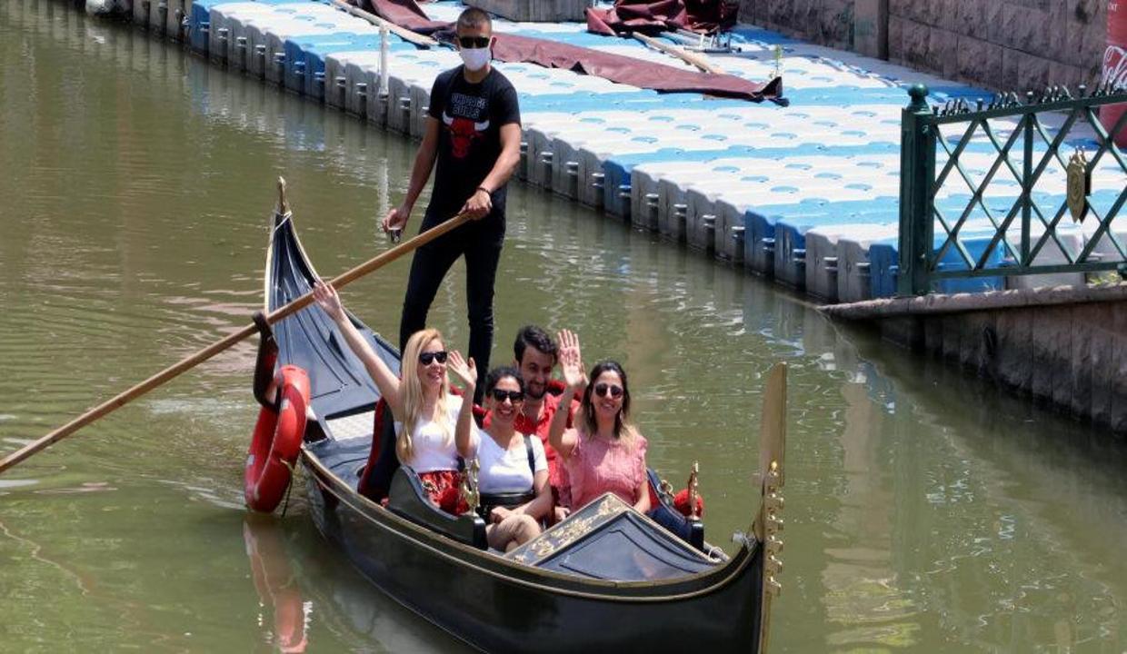 'Türkiye'nin Venedik'inde gondol ve bot seferleri yeniden başladı