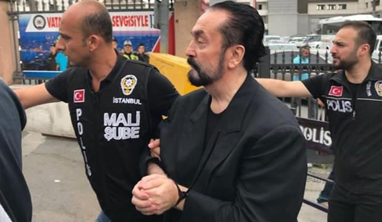 Adnan Oktar mahkeme salonundan atıldı!