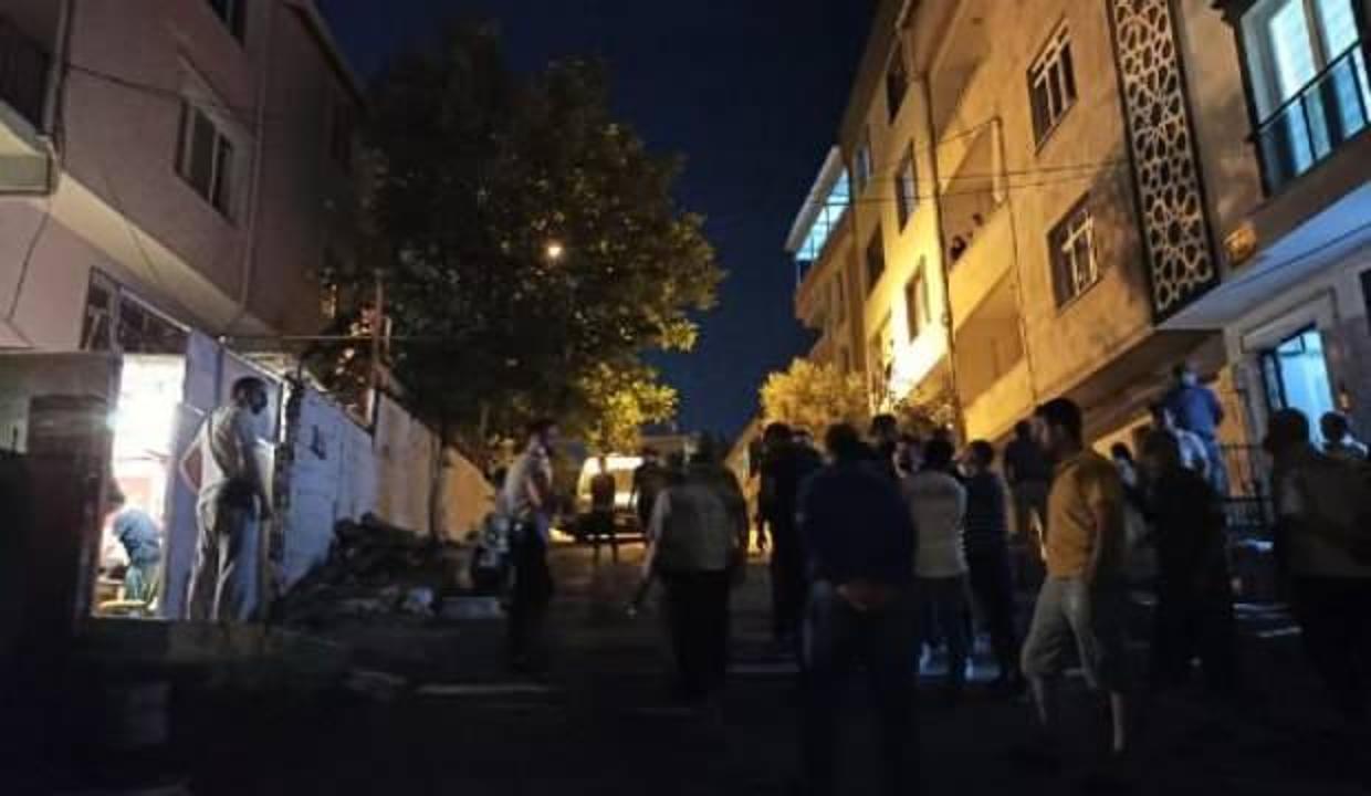 Bahçede otururken maganda kurşunuyla yaralandı