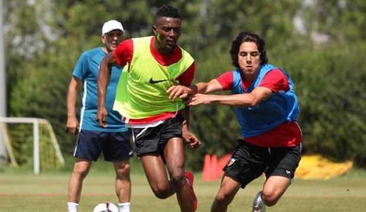 Mensah ve Emre Demir için transfer açıklaması