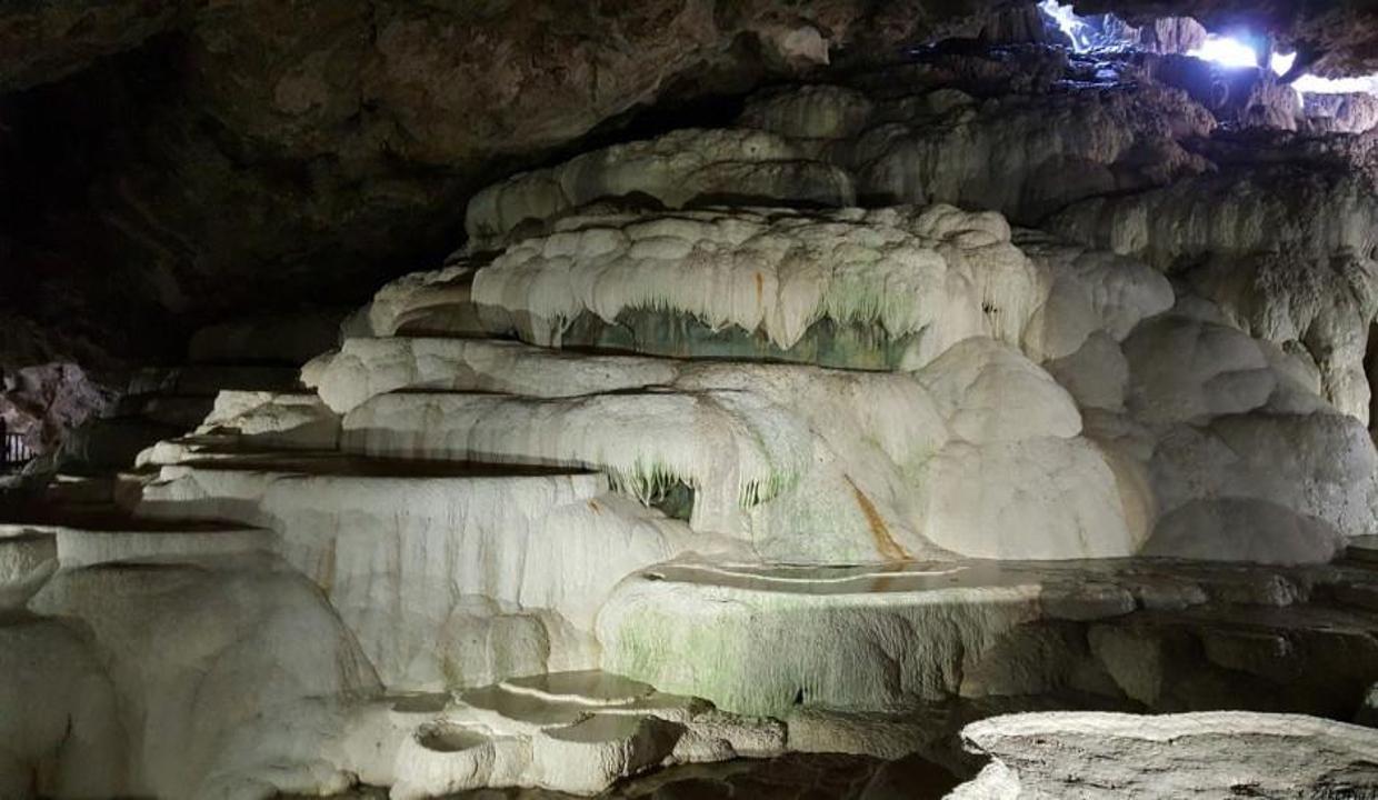Metrelerce derinlikteki gizli cennet Kaklık Mağarası