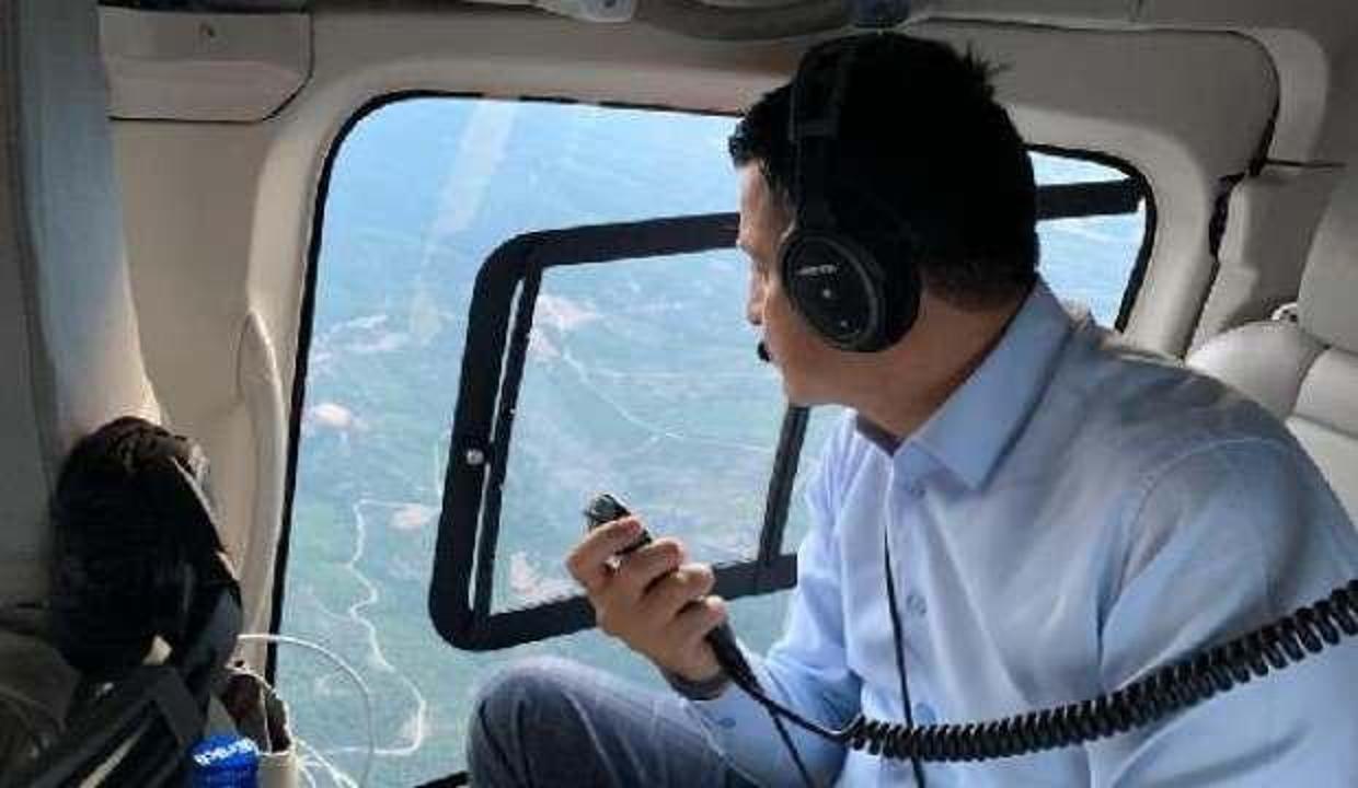 Bakan Pakdemirli, Çanakkale'deki orman yangınını havadan koordine etti