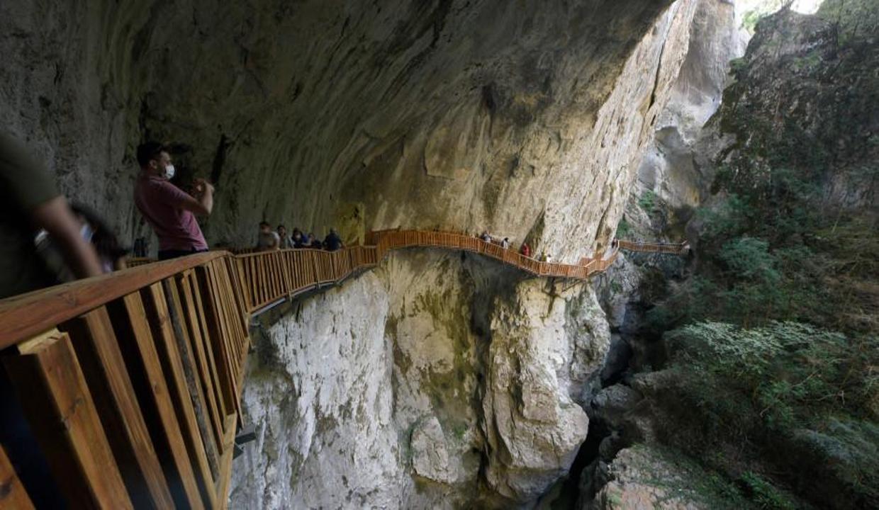 Adrenalin tutkunları Horma Kanyonu'na akın etti