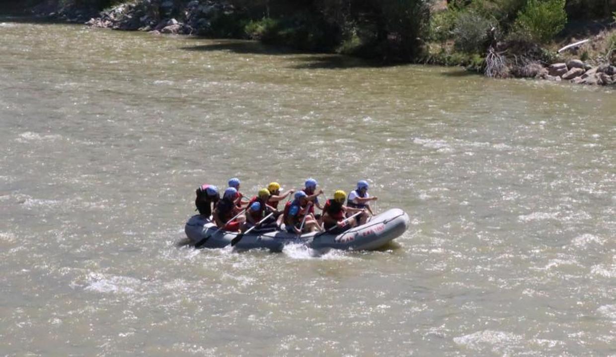 Yerli ve yabancı rafting tutkunlarının yeni adresi: Karasu Nehri