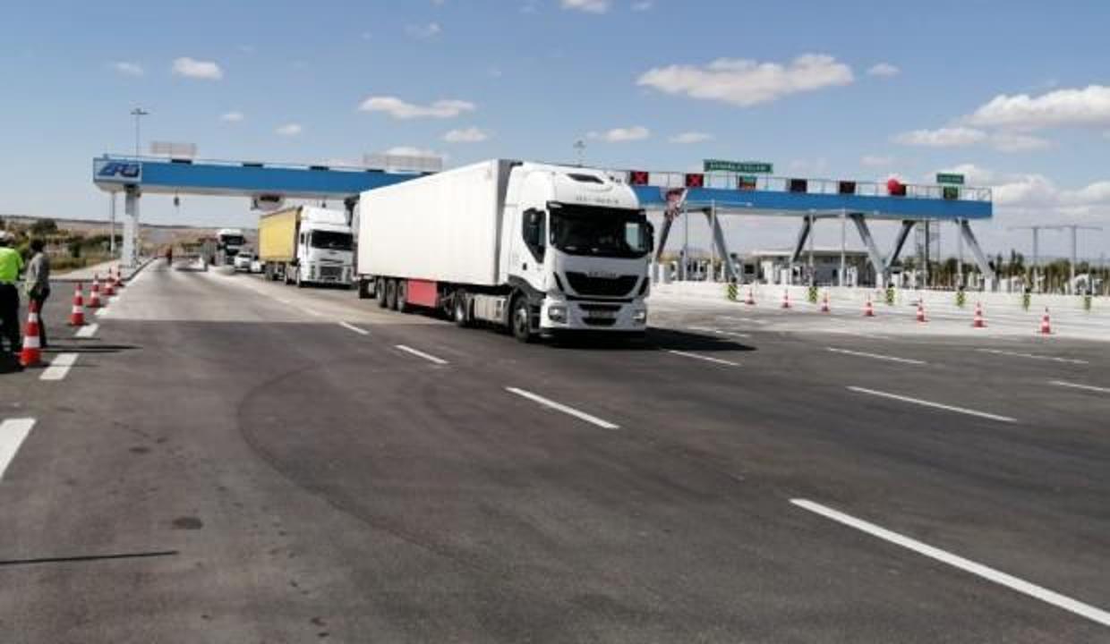 Ankara-Niğde Otoyolu'ndan ilk gün 10 bine yakın araç geçti