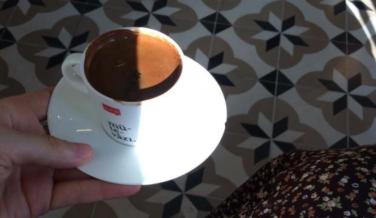 Türk kahvesi nasıl yapılır? Bol köpüklü Türk kahvesi pişirmenin püf noktaları...