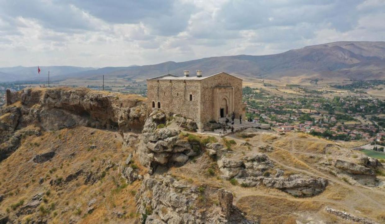 Tarihi ve doğal güzellik bir arada: Divriği seyir terası