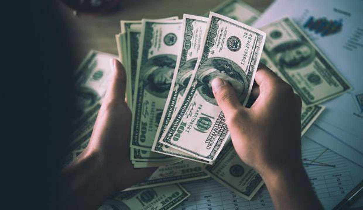 Dev bankadan 'dolar sat' tavsiyesi! 2018'e dikkat çekti