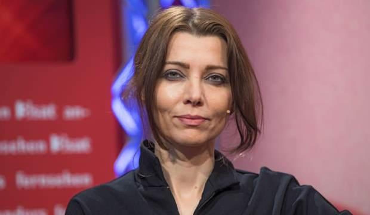 Elif Şafak, Ermenistan-Azerbaycan geriliminde safını paylaştığı şarkıyla belli etti
