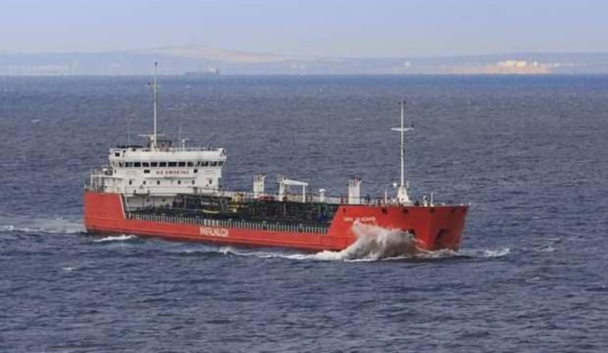 Rusya'ya ait petrol tankerinde patlama