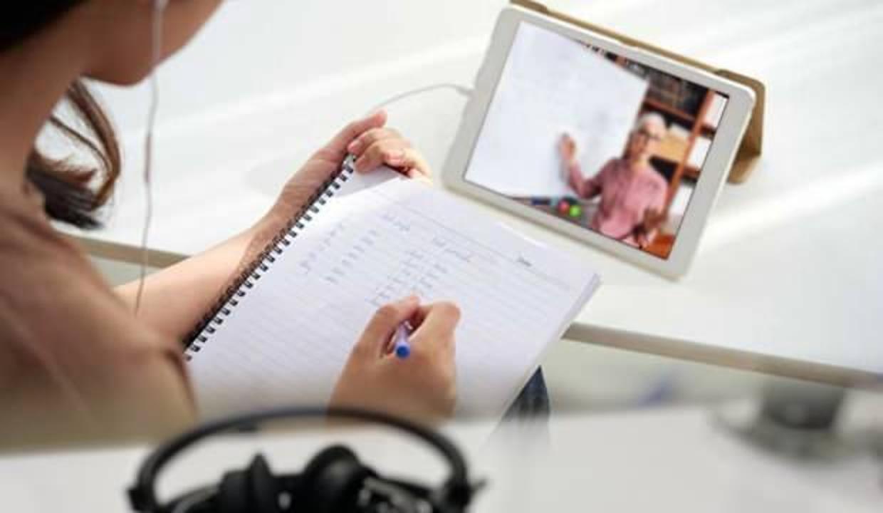 Online eğitimde kulaklara dikkat