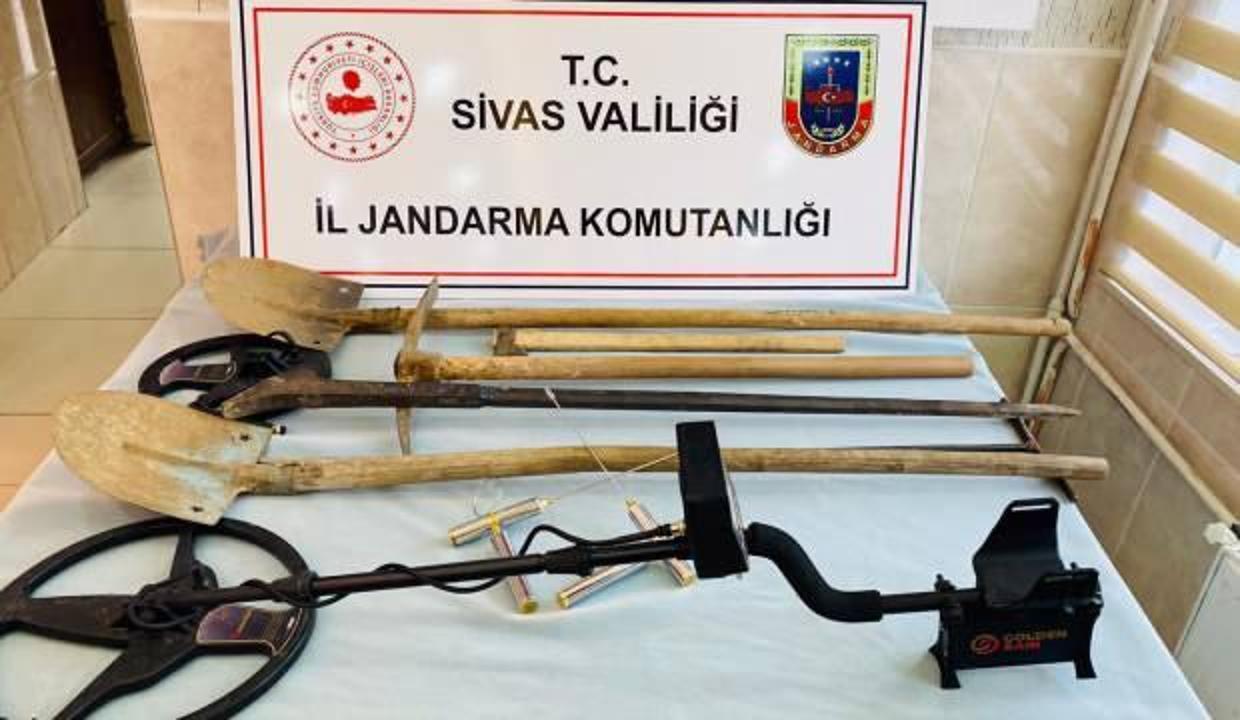 Defineciler suçüstü yakalandı: 15 bin 750 lira ceza!