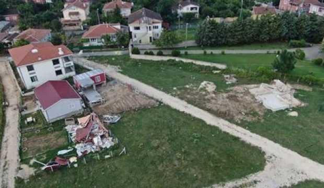 Hazine arazisine yapılan kaçak villalar yıkılıyor