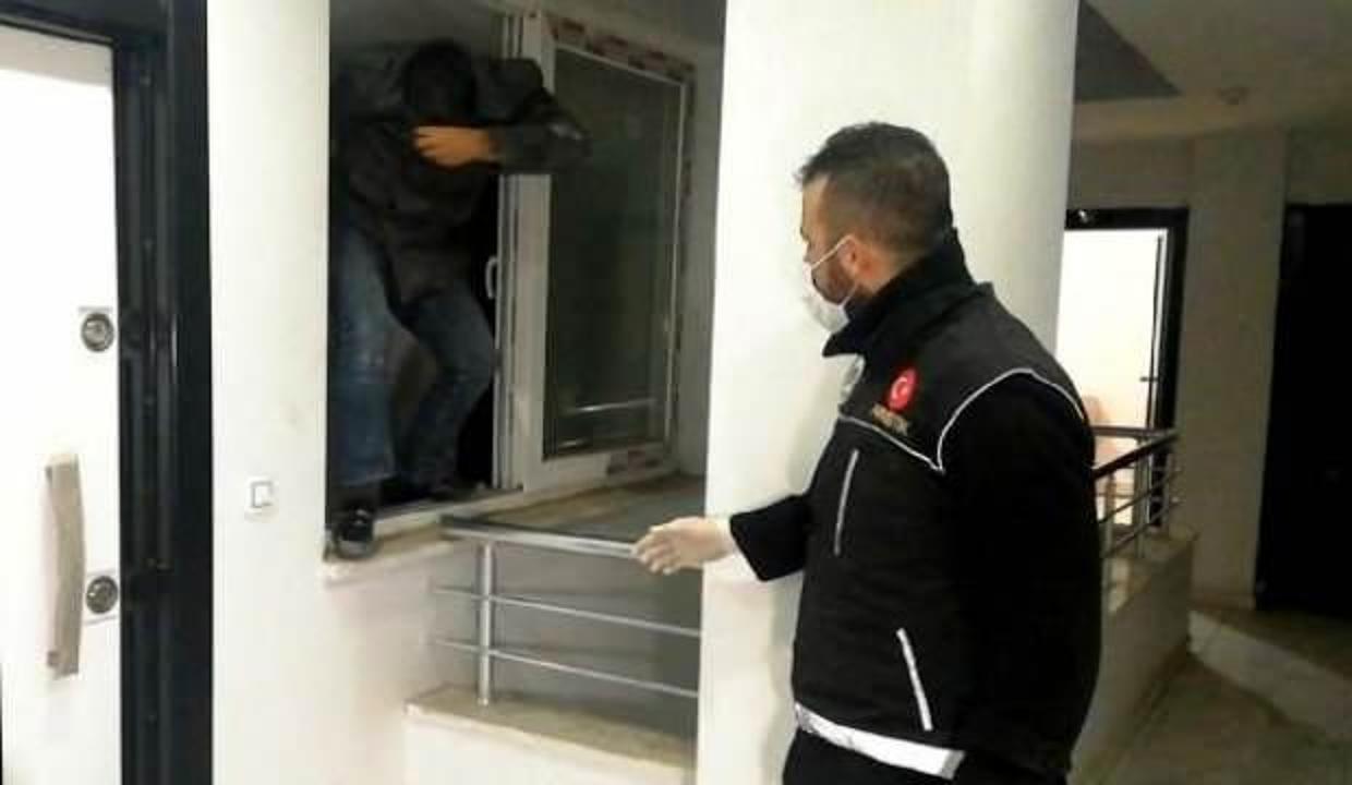 Kumar baskınında polisi görünce çatıya kaçan 22 kişiye 185 bin lira ceza