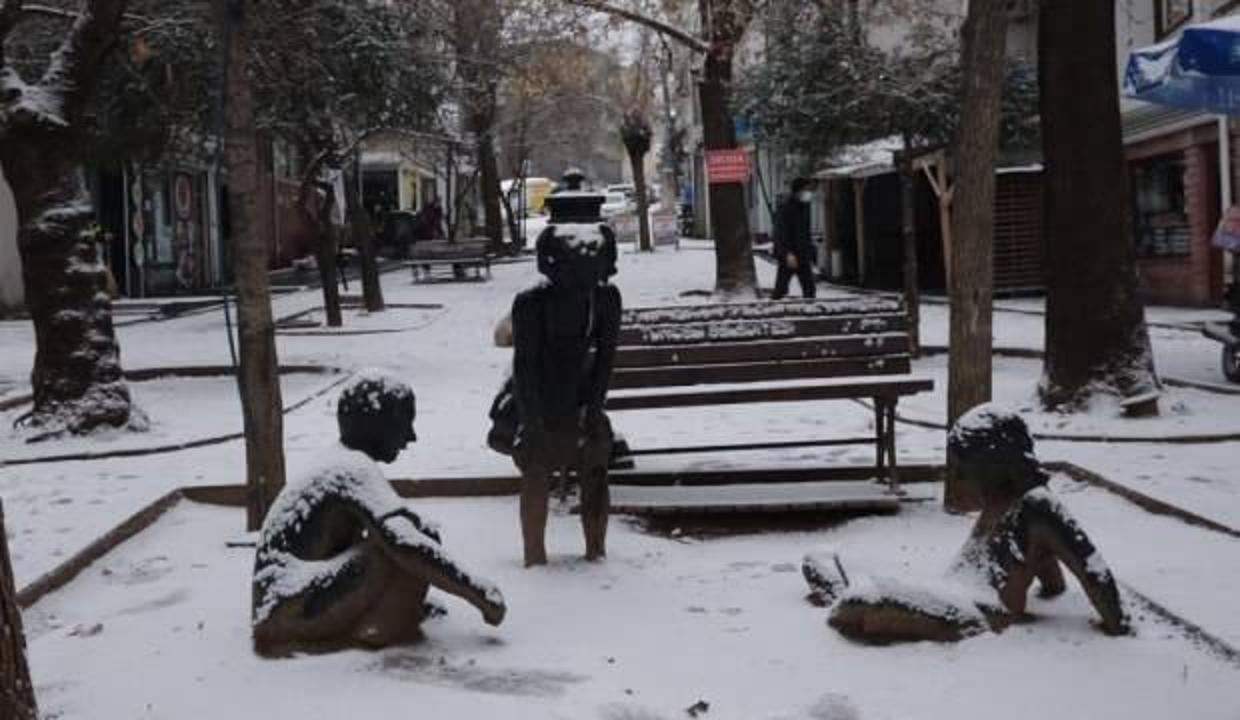 Yüz yüze eğitime ara veriliyor! Son dakika açıklamaları geliyor