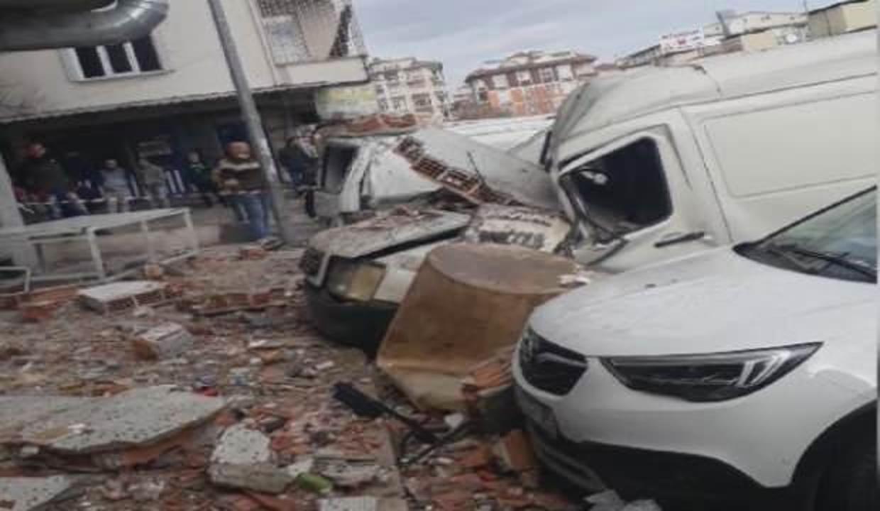 Bahçeliveler'de sanayi sitesinde patlama!