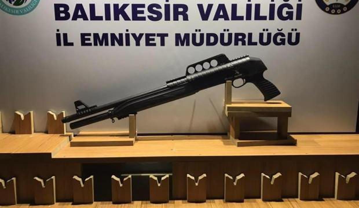 Balıkesir'de polis aranan 13 şahsı yakaladı