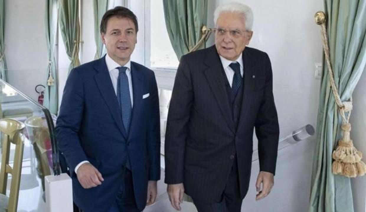 İtalya'da Başbakan Giuseppe Conte ve hükümeti istifa etti