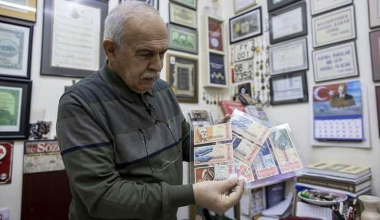 Henüz 7 yaşındayken pul koleksiyonu yapmaya başladı! Bu merakını 64 yıldır sürdürüyor
