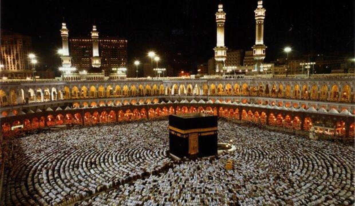 Rüyada Kabe'de namaz kıldığını görmek ne anlama gelir? Rüyada Kabe'ye elini sürmek...