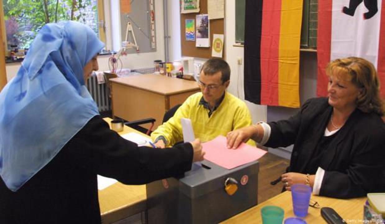 Almanya'daki Müslümanlara "Oyunuzu kullanın" mesajı