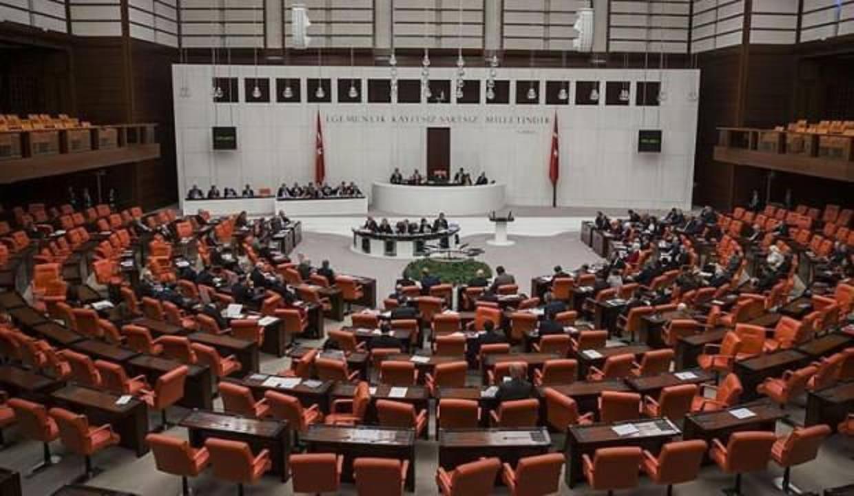 AK Parti, yeni kanun teklifini Meclis Başkanlığı'na sundu