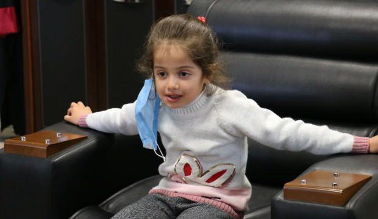 Maraşlı minik Ayşe'nin 5 yıllık sessizliği sona erdi! Ayşe artık hem duyuyor hem konuşabiliyor