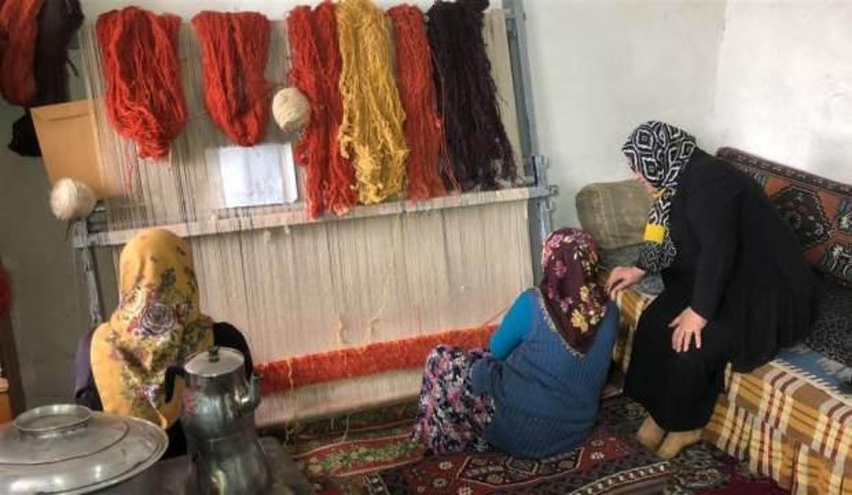 Karslı kadınların dokuduğu halılar, Japonların ev ve işyerlerini süsleyecek!