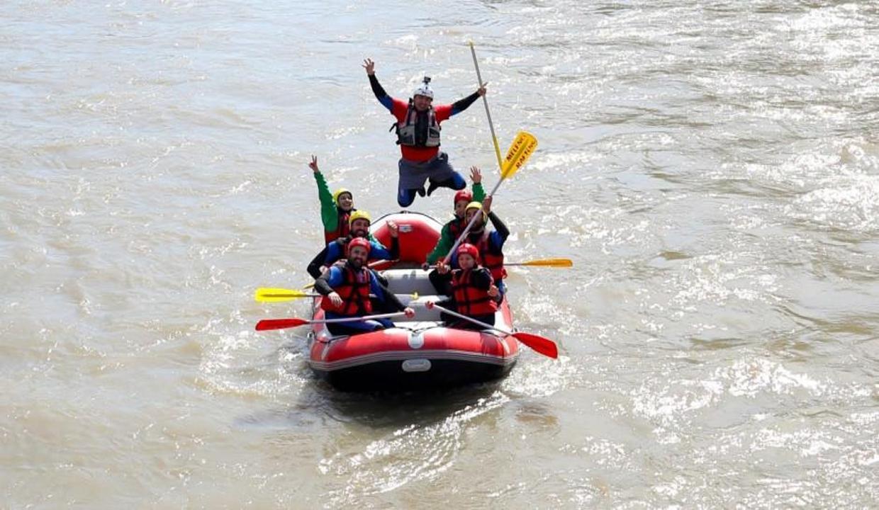 Melen Çayı'nda "sosyal mesafeli" rafting sezonu açıldı