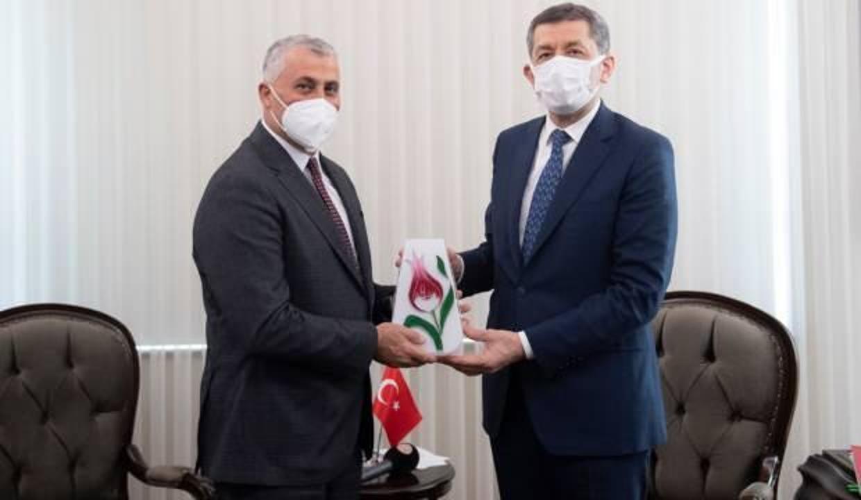 KKTC'li mevkidaşı ile görüşen Bakan Selçuk'tan EBA açıklaması