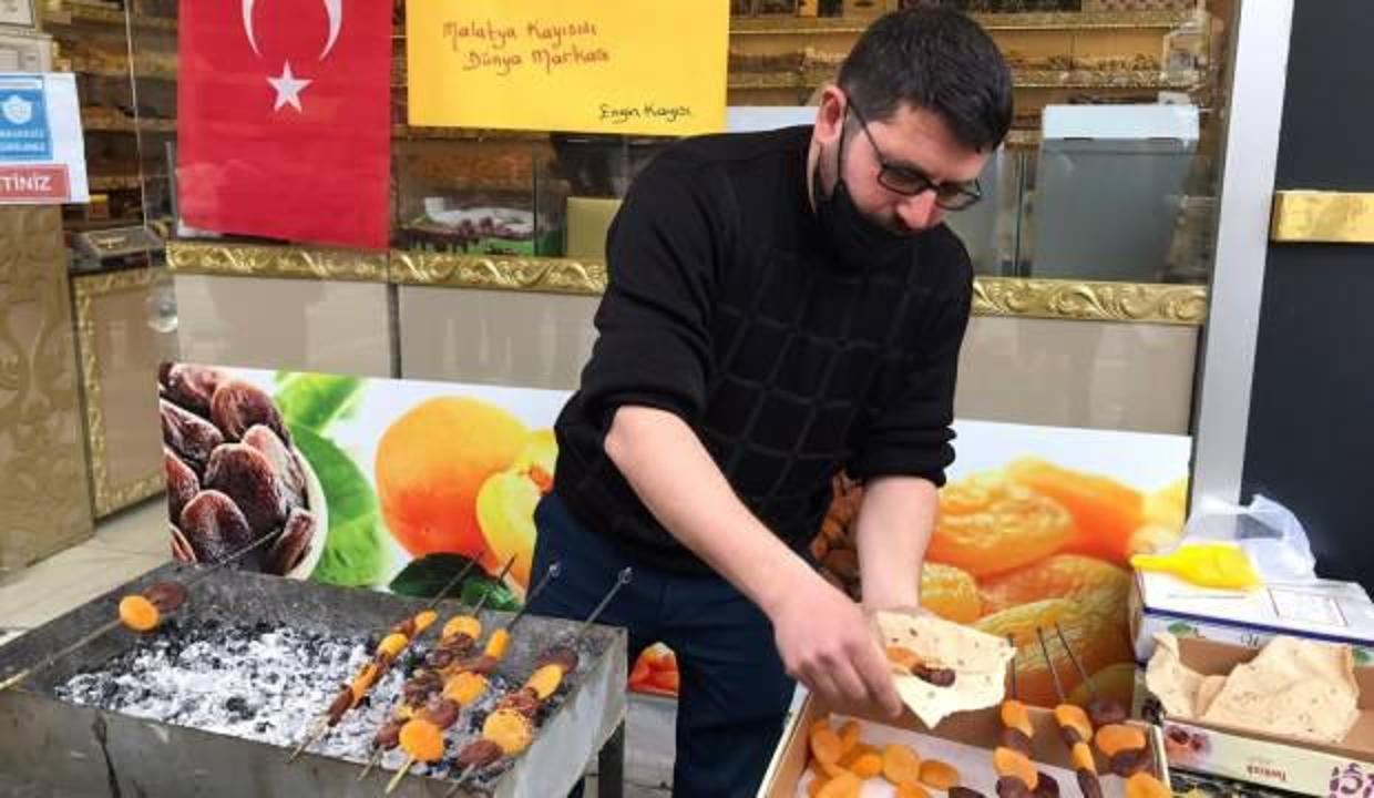 Malatya'nın meşhur lezzeti kayısıdan 'kebap' yapıyorlar!