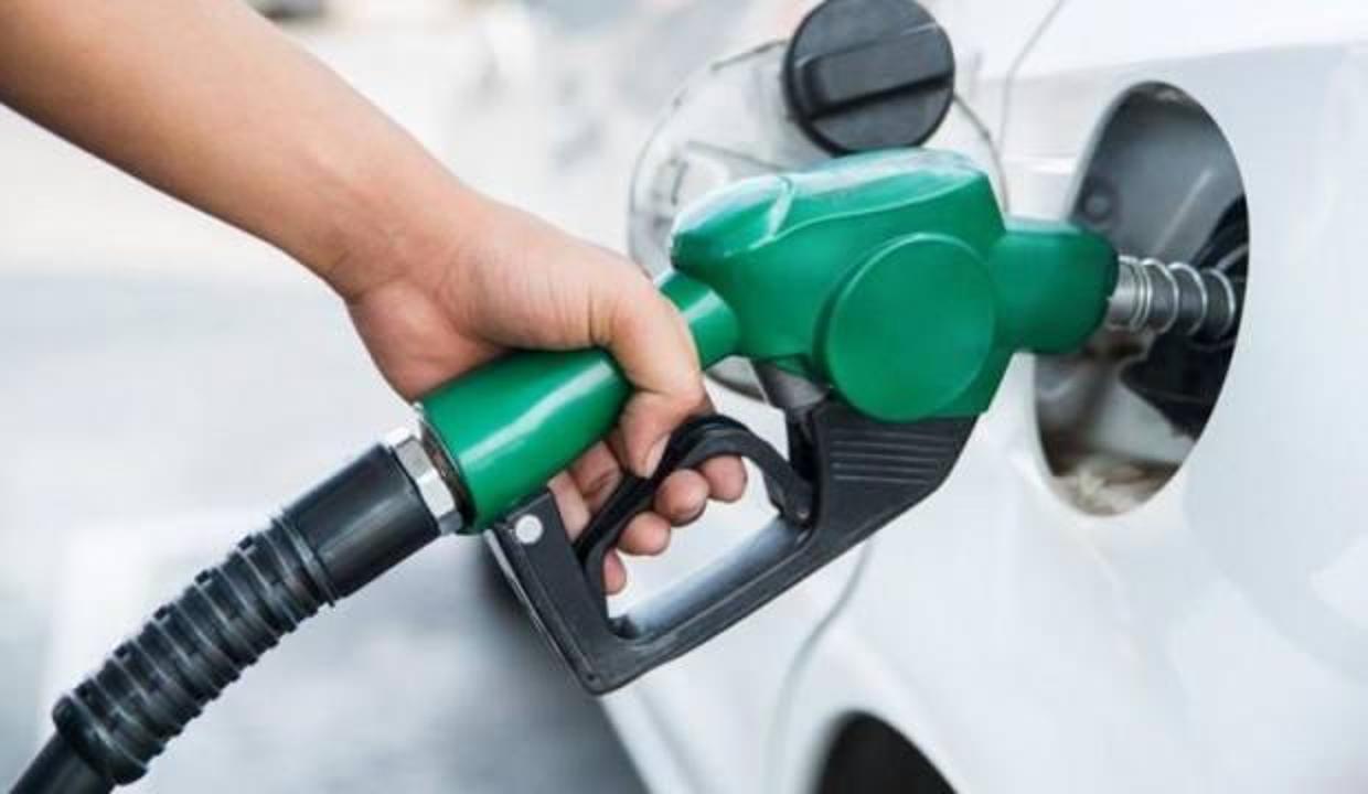 Benzin ve motorine zam! Pompaya yansıyamacak