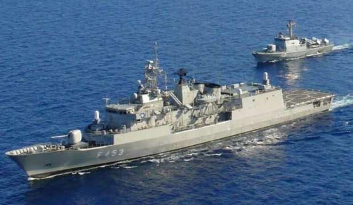 Fransa'dan Yunanistan'a ücretsiz savaş gemisi teklifi