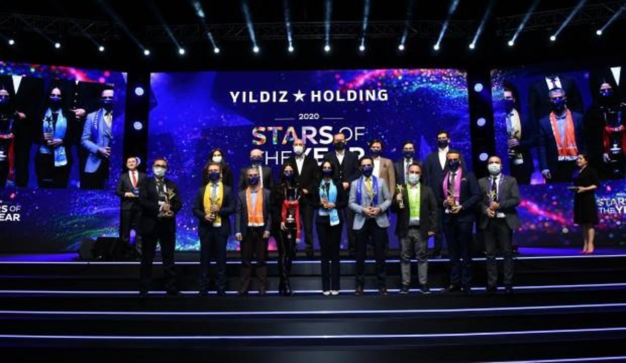 Yıldız Holding'den Cem Yılmaz'lı, bol kahkahalı Senenin Yıldızları Ödül Töreni