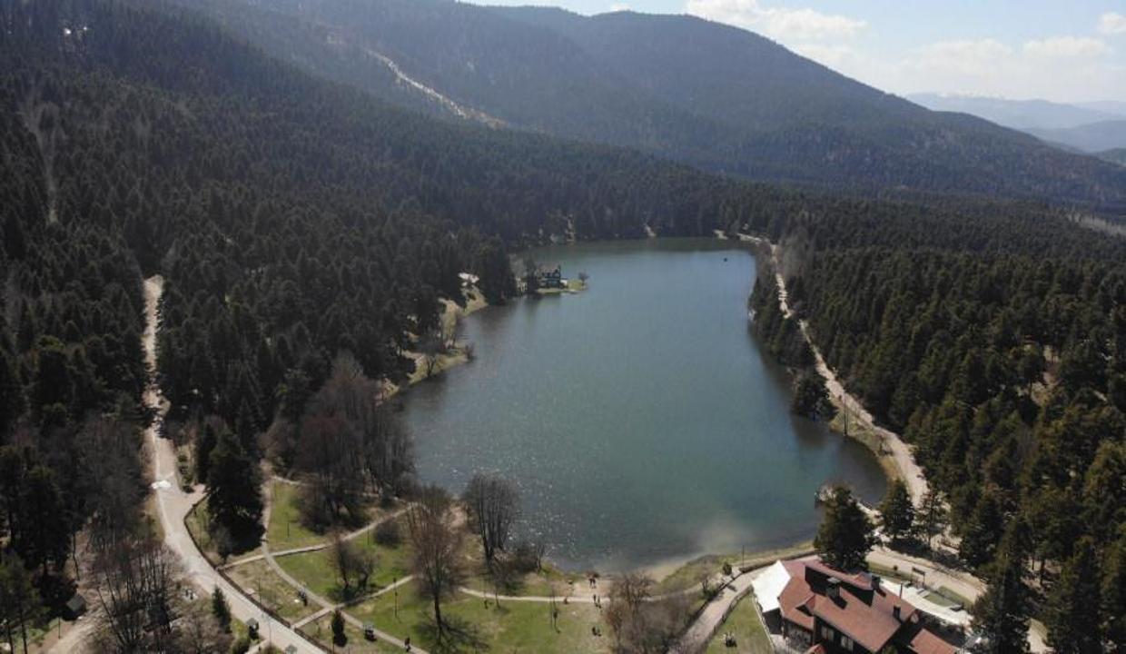 Gölcük Tabiat Parkı'na bahar geldi