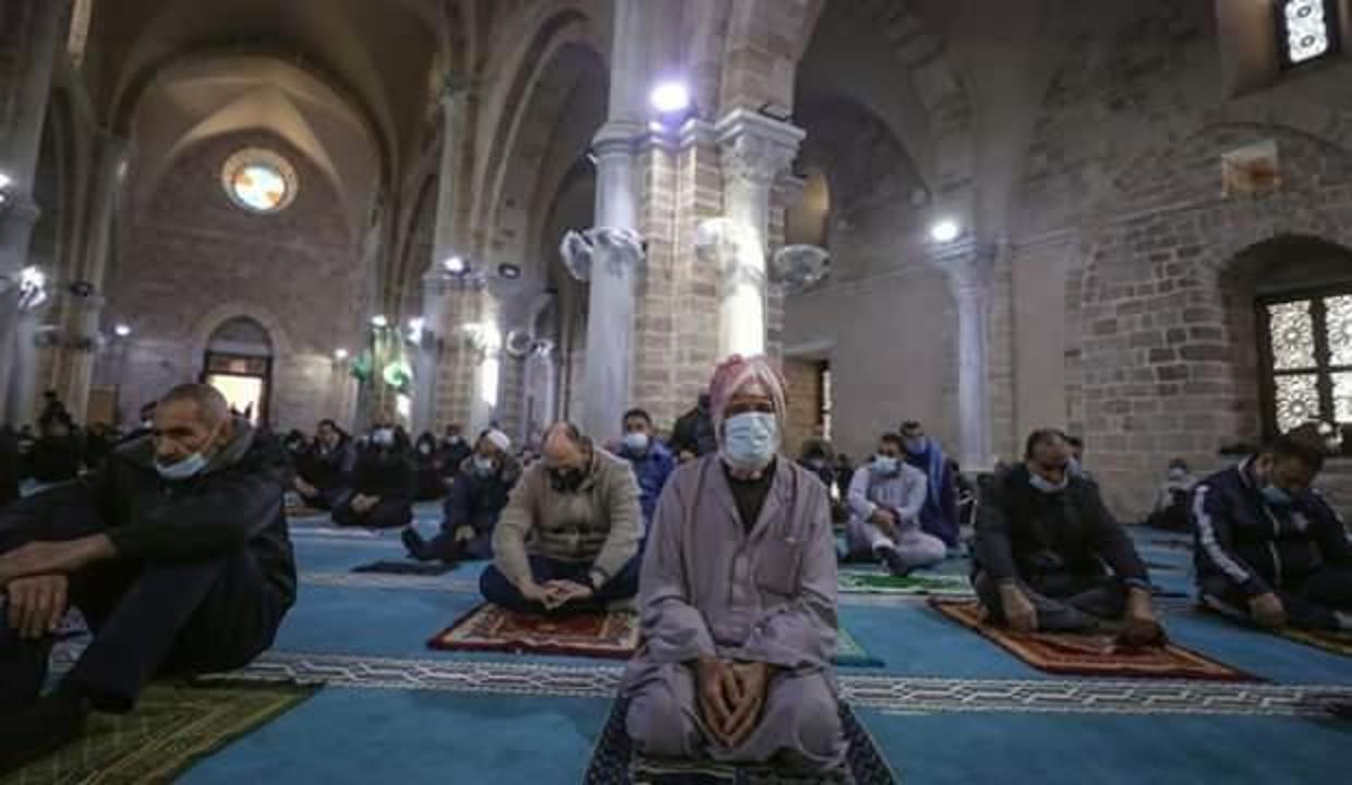 Lübnan ve Libya'da ramazan ayında camilerde teravih namazı kılınabilecek