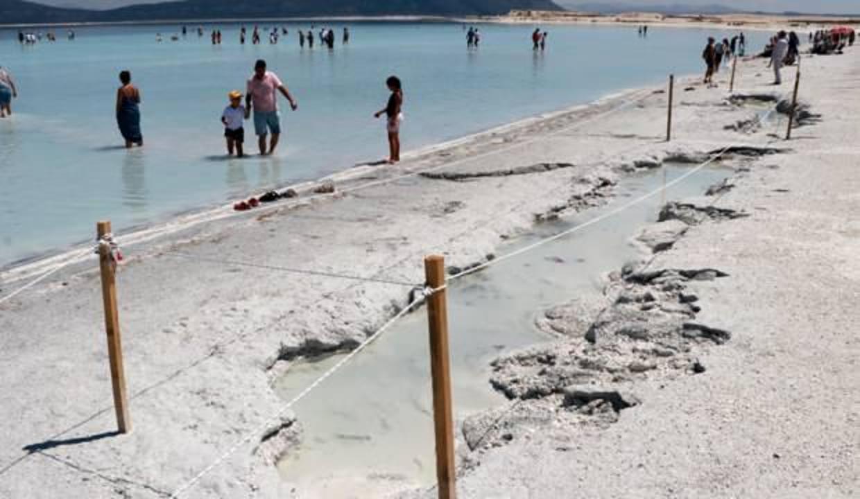 Salda Gölü doğal görünümüne dönüyor
