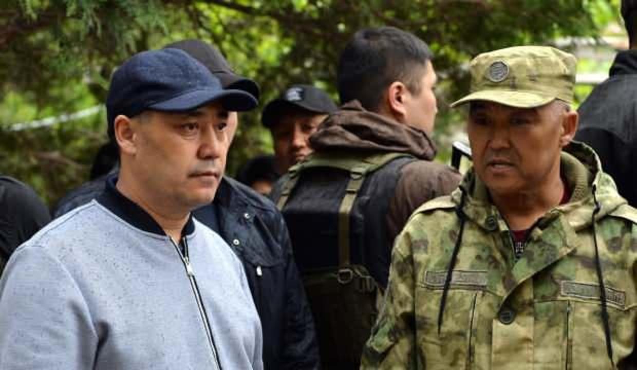 Kırgızistan Cumhurbaşkanı Caparov çatışma bölgesinde