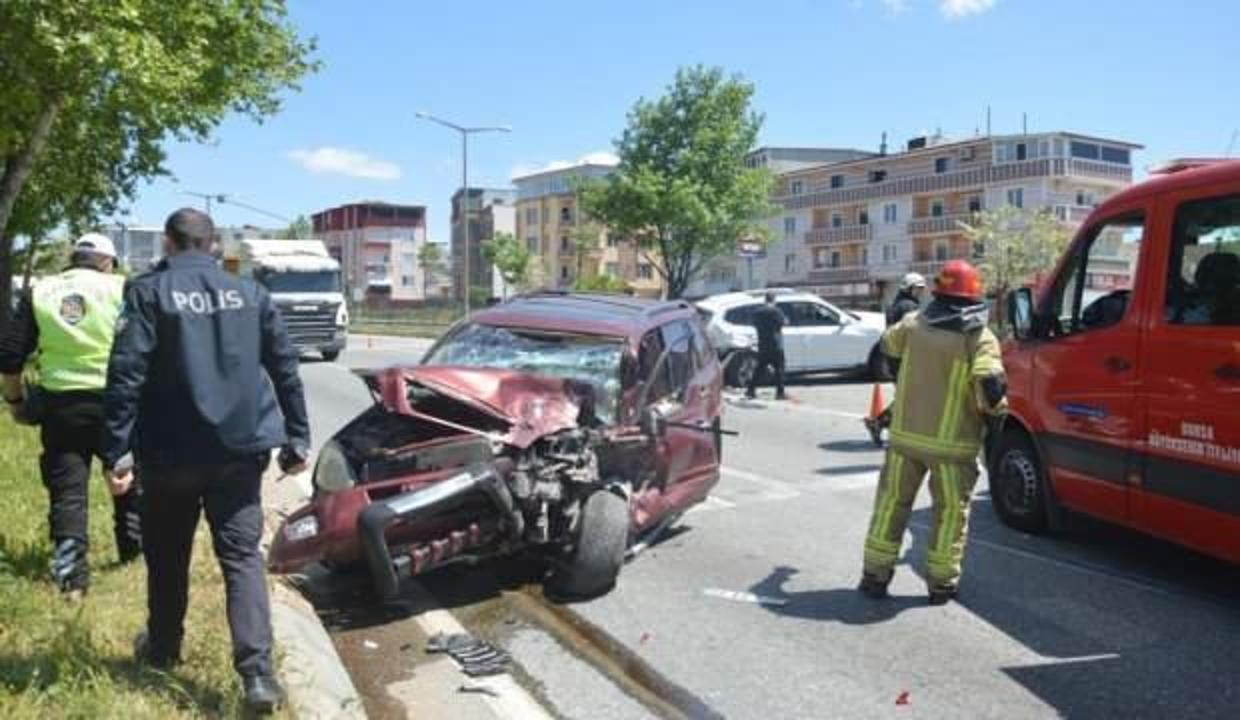 Polis kontrol noktasında feci kaza