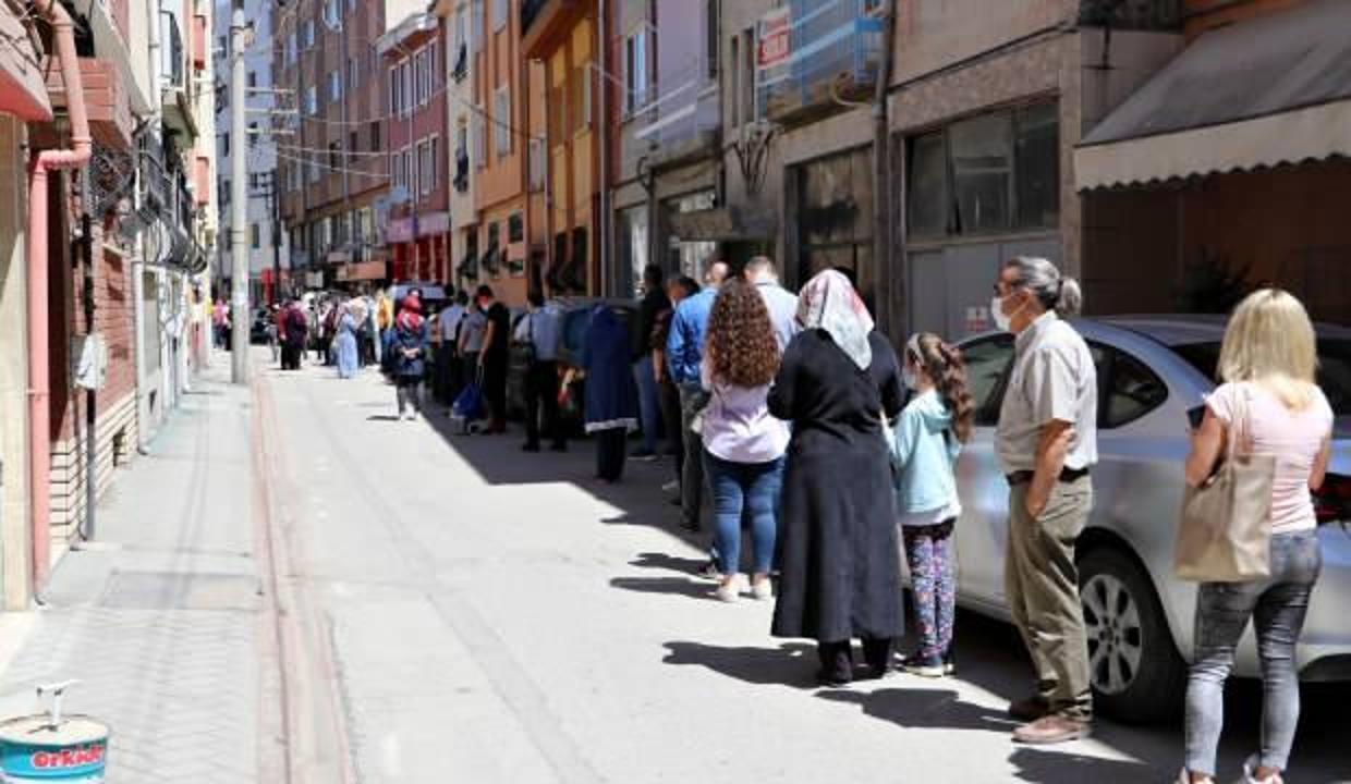 Fiyatı 18 liraya düşünce akın ettiler!